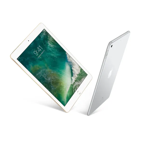 Shops Apple iPad 5th Generation 32GB in Silver